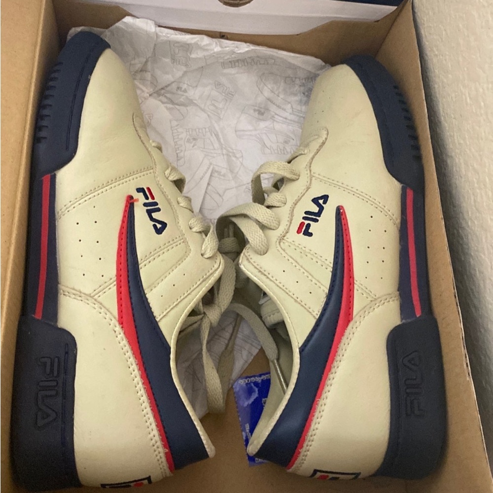 Filas - Picture 2 of 3